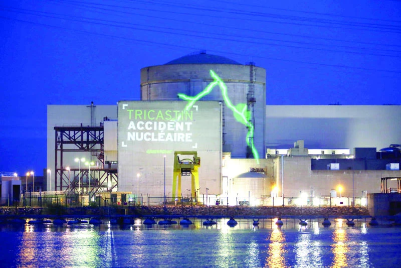 Greenpeace activists break into French nuclear plant