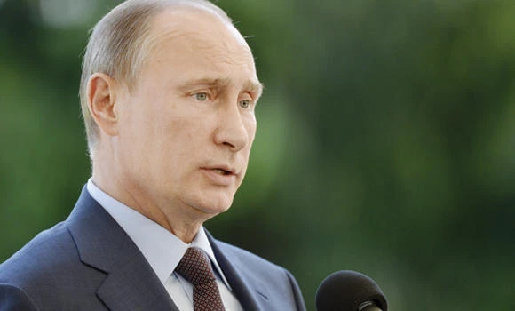 Russia puts US ties above Snowden