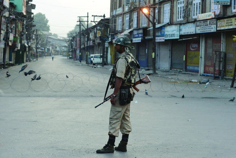 Indian Kashmir shuts down after army kills 6 protesters