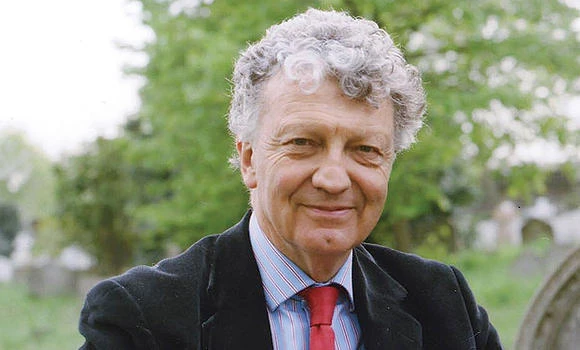 Death of letters spells tough time for biographers, says royal writer