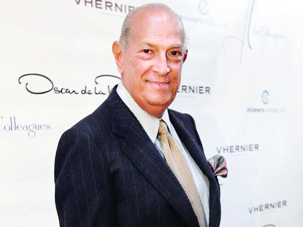 Designer Oscar de la Renta says Galliano deserves second chance