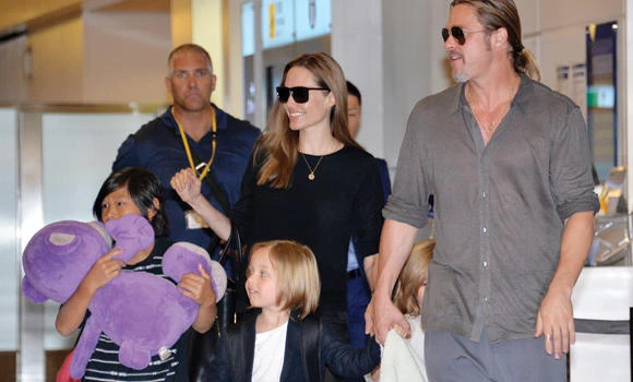 Brad Pitt gifts private jet to Angelina Jolie