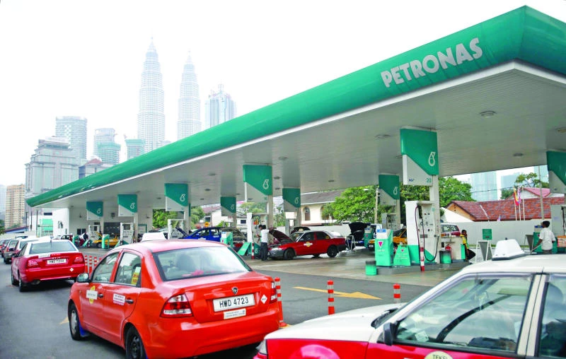 Petronas to delay $19bn petrochemical project to 2018