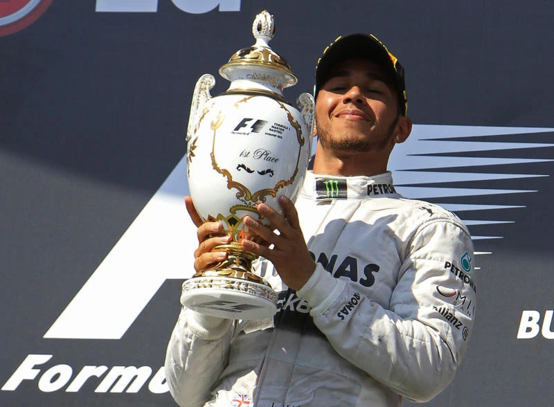 Hamilton wins from pole to end Mercedes drought