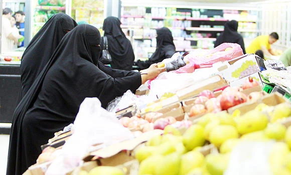 Thrifty consumers cut down on bulk shopping
