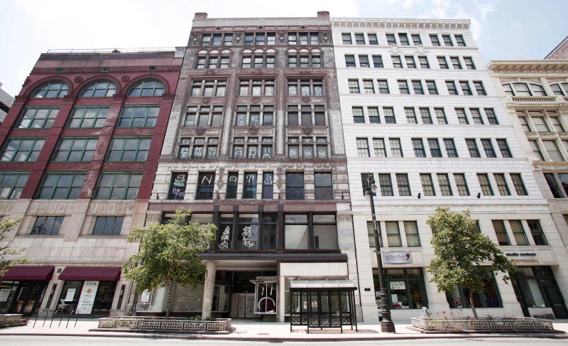 Detroit bonds drop, judge seeks to halt bankruptcy filing