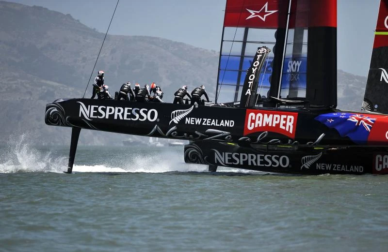 Kiwis crush Italians in Louis Vuitton race
