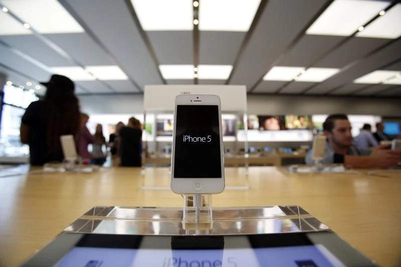 Apple’s earnings drop 22% to $6.9bn in Q3
