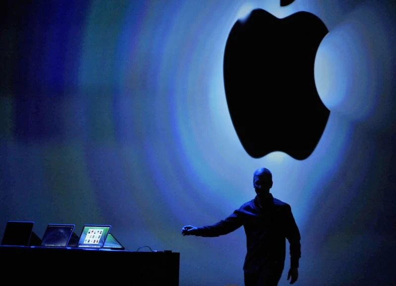 Apple China supplier imposes overtime, hires minors: group