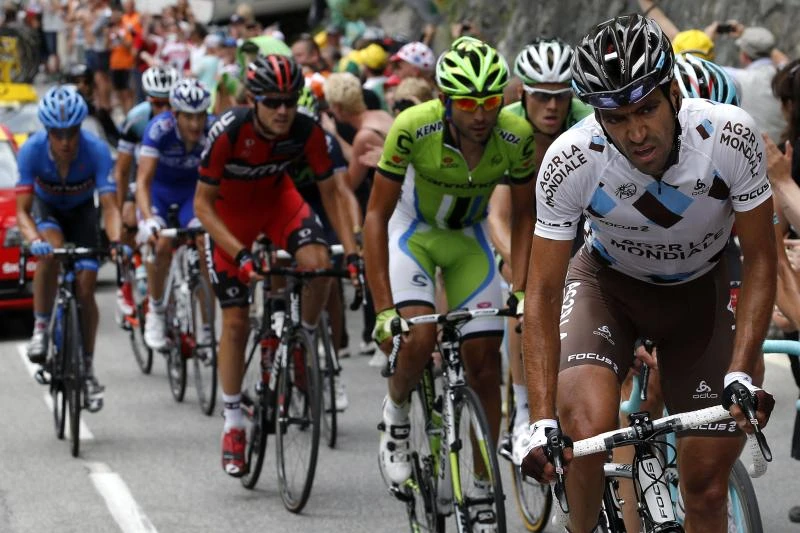 Riblon conquers Alpe d’Huez, Froome pads lead