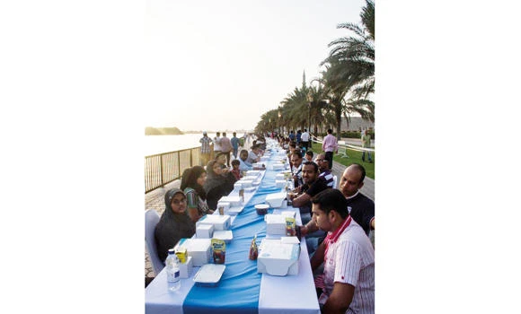 World’s longest iftar table attracts huge crowd to Sharjah