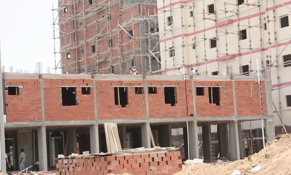 Fasting laborers slow down construction pace in Jeddah