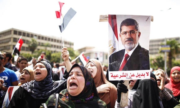 Egypt on edge as Mursi rebuffs army ultimatum