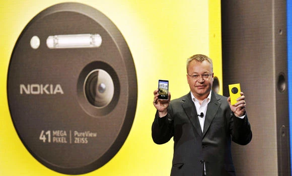 Nokia unveils phone with powerful camera