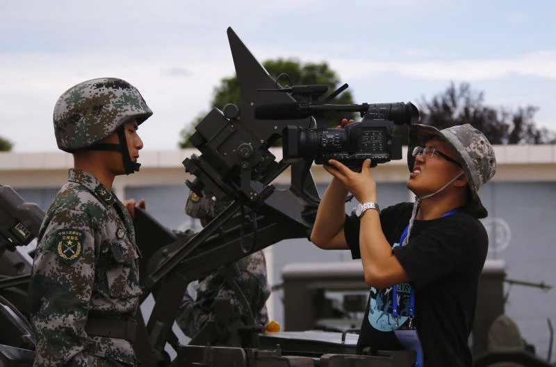 China military calms growing tensions