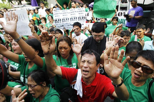 Church begins final Philippine birth control battle