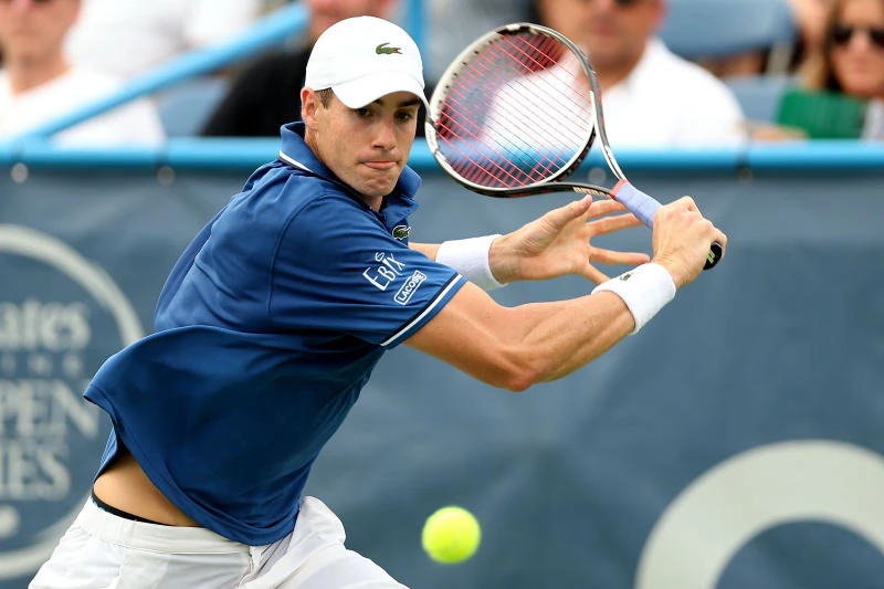 Isner aces way past Kuznetsov