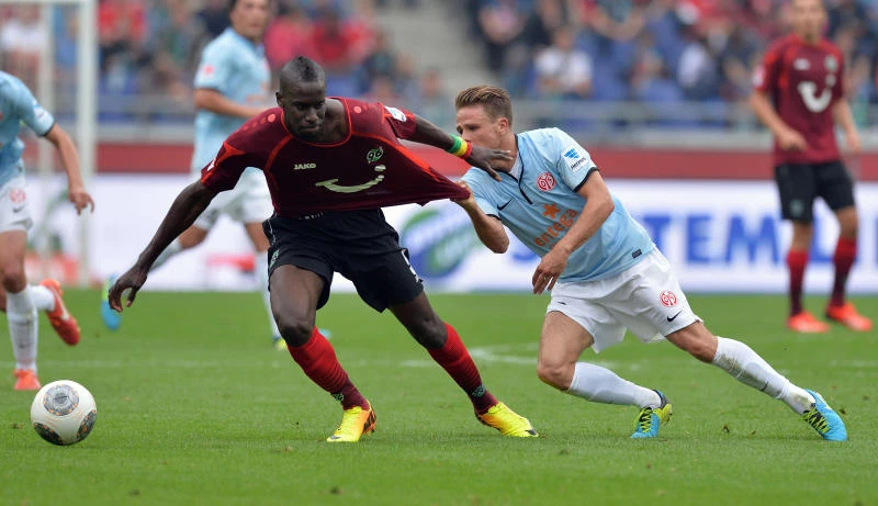 Mainz misses chance to knock Bayern off top