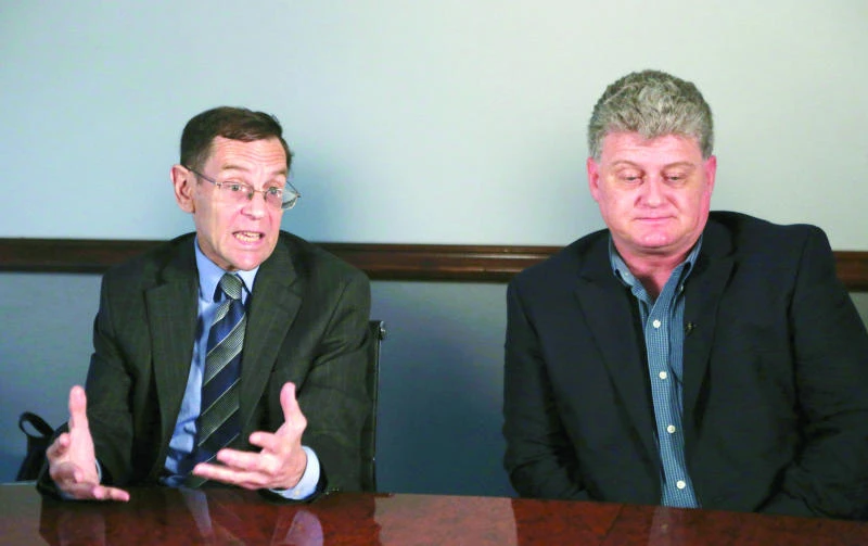 Snowden’s father gets Russian visa to visit son