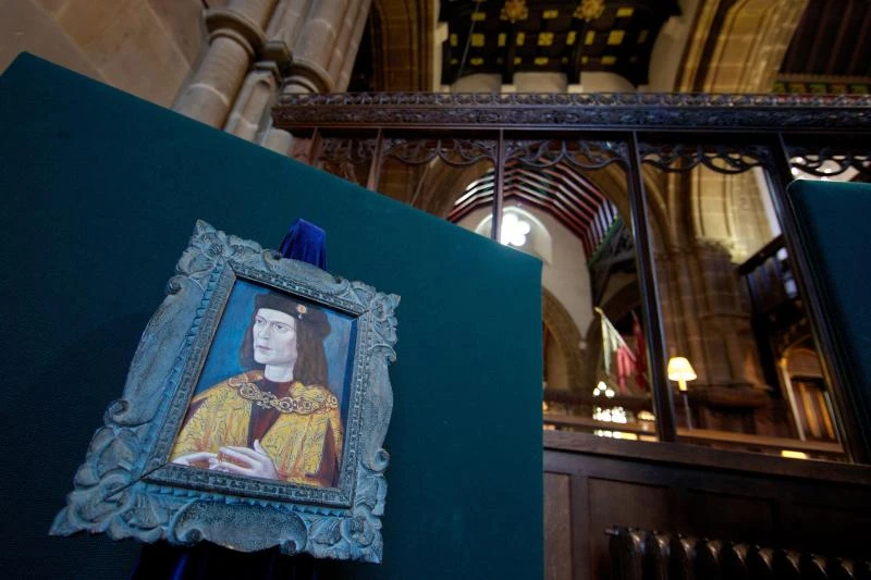 Last battle for Richard III as burial plans disputed in court