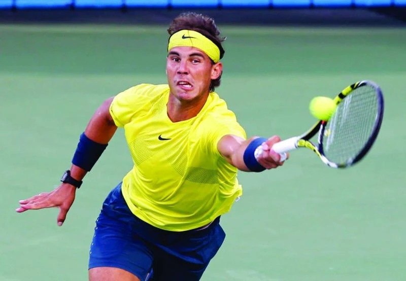 Djokovic cruises, Federer struggles in Cincinnati