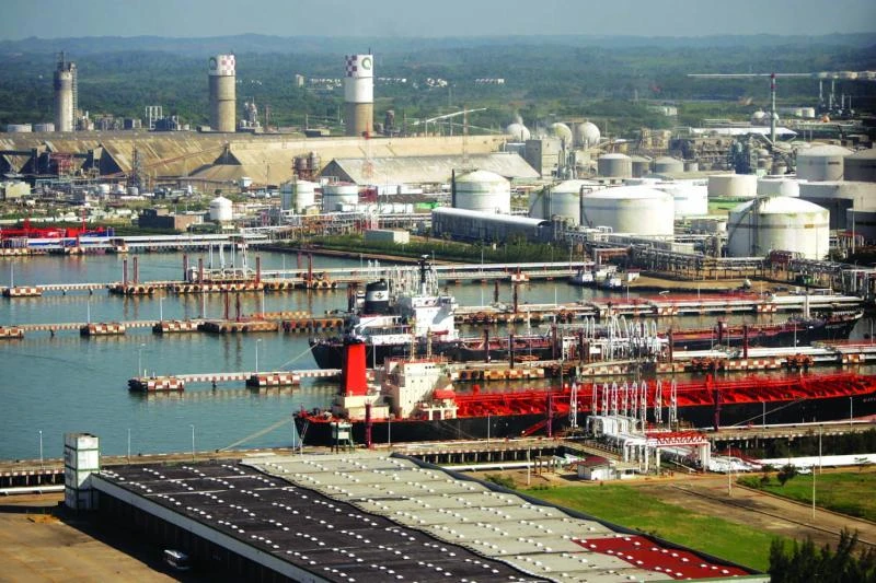 Oil's weekly gains supported by Egypt crisis