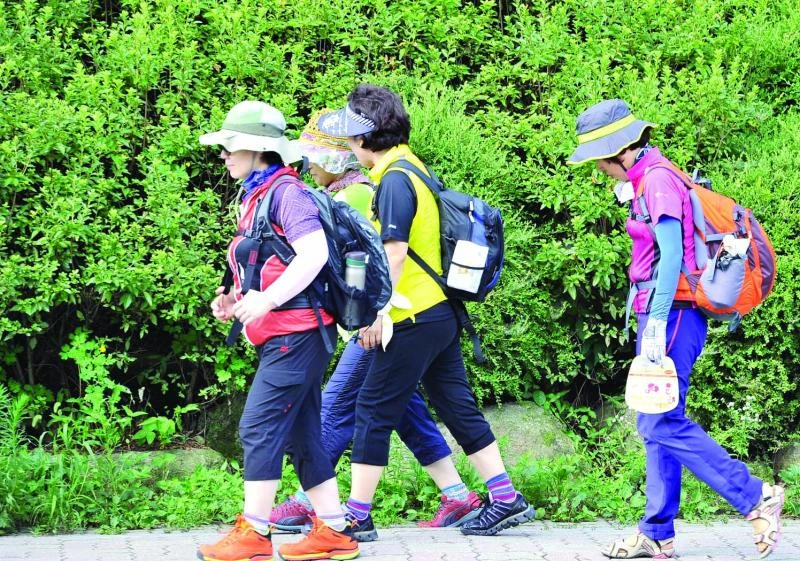 Haute-couture hiking in South Korea