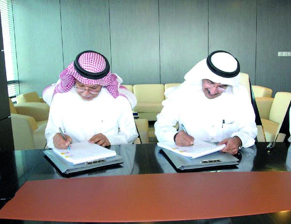 SEC signs SR464 million contracts