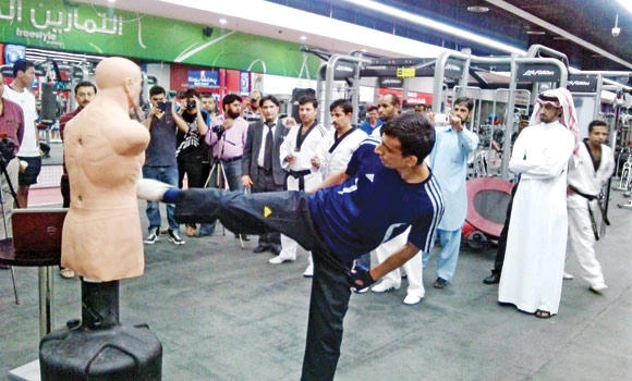 Pak expat ‘punches’ into Guinness hall of fame