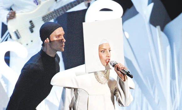 Justin Timberlake, N Sync shine at MTV awards