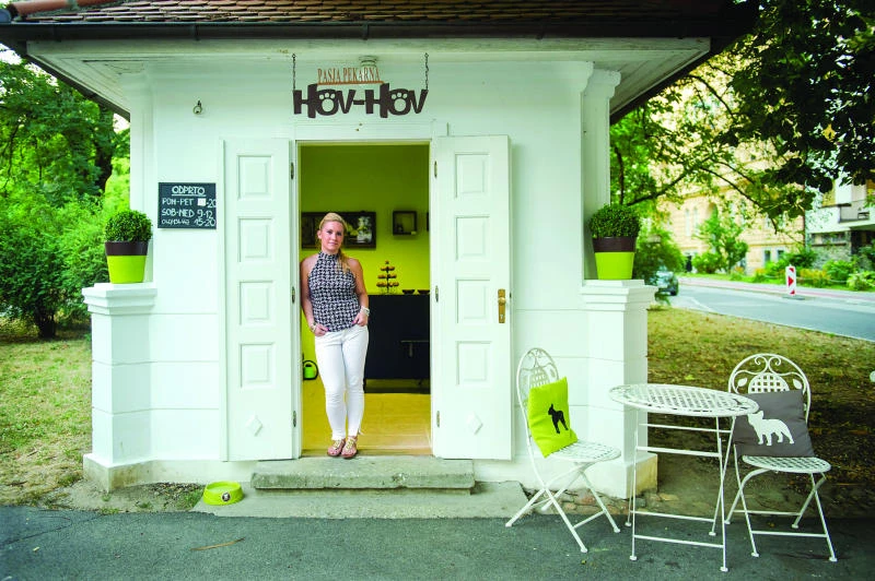 Jobless journalist opens Slovenia’s first dog bakery