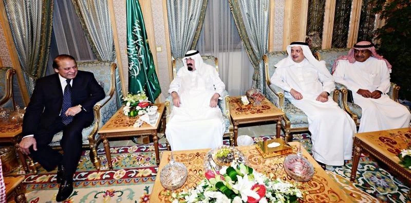 Custodian of the Two Holy Mosques receives Pakistani PM