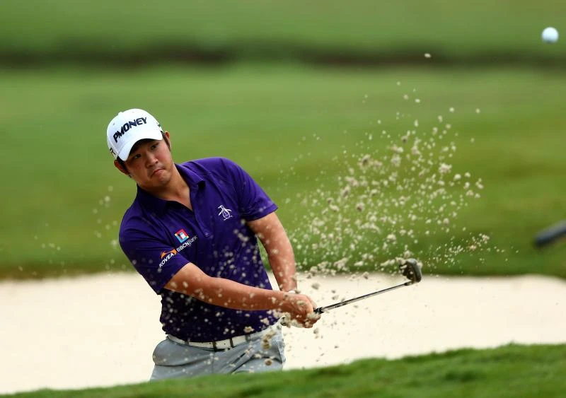 Reed, Huh share lead at soggy Sedgefield