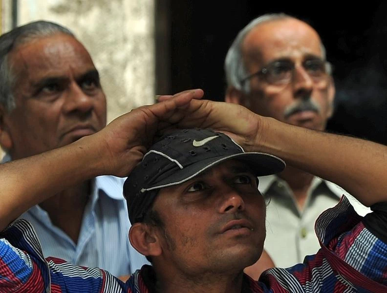 Indian rupee hits record low
in biggest fall in 18 years