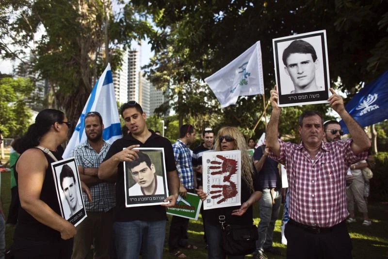 Emotions up as Israel sets release of 26 Palestinians