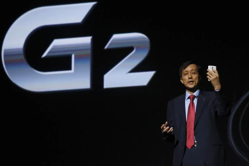 LG G2 Introduces new direction in smartphone design