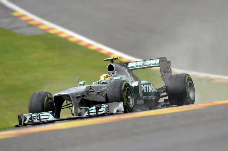 Hamilton takes fourth consecutive pole