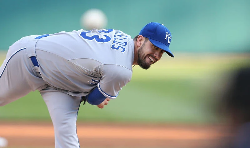 Royals sweep doubleheader with Tigers