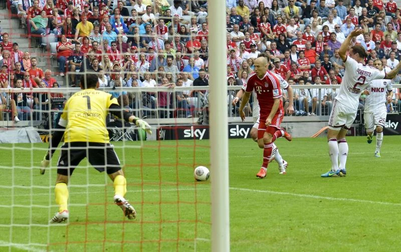 Ribery, Robben strike as Bayern wins again