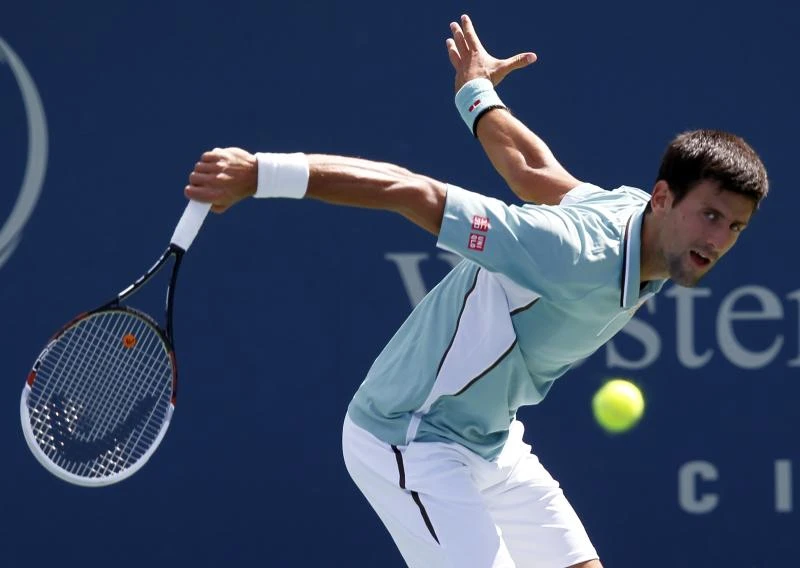 Djokovic, Murray off to winning starts at Cincinnati Masters