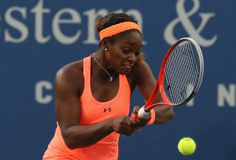 Stephens stuns Sharapova, Federer triumphs