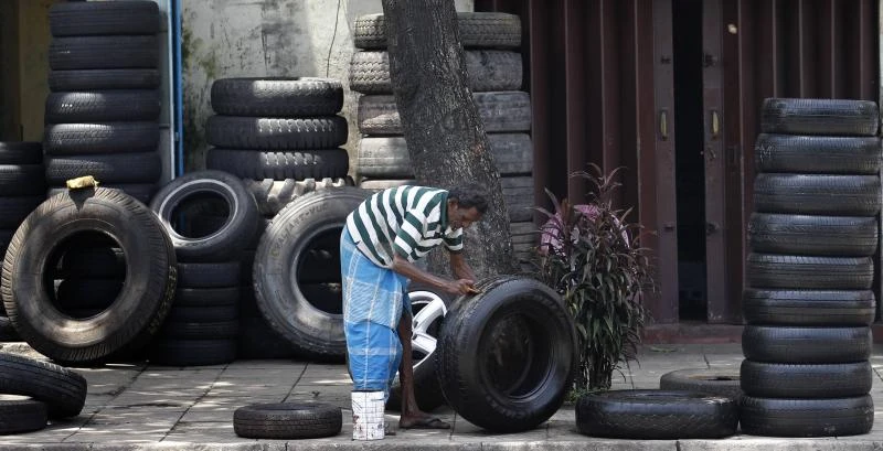 Sri Lanka rupee slips on importer dollar demand