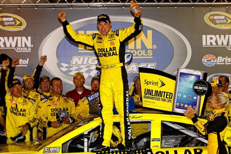 Kenseth holds off Kahne to get 5th win of season