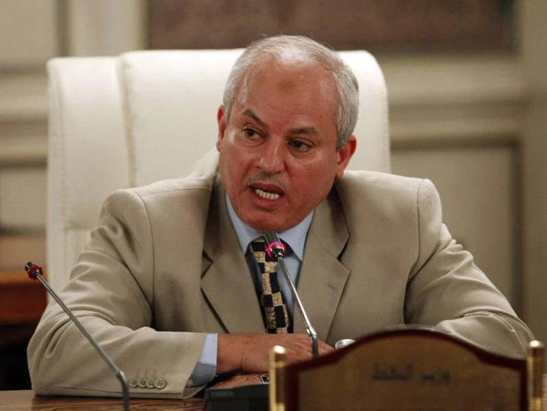 Libya bids to end oil sector strikes as output rises