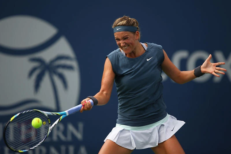 Birthday girl Azarenka cruises into quarters