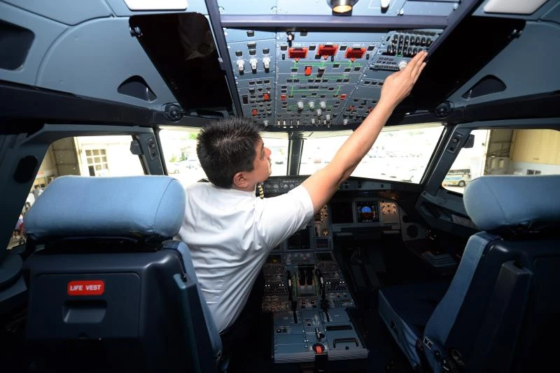 Philippine authorities suspend Zest Air