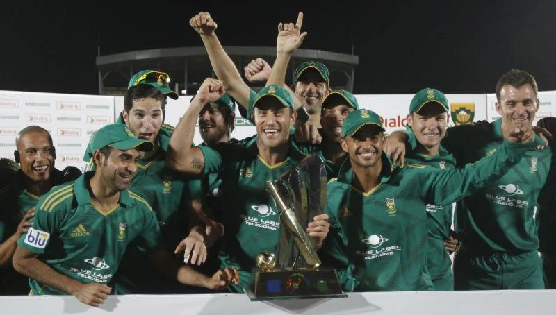 Dilshan engineers Sri Lanka victory in final T20