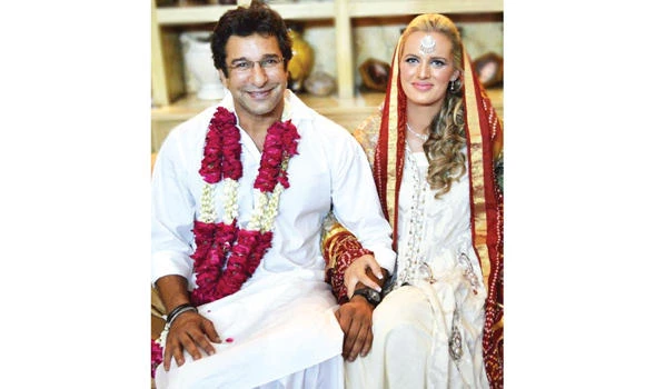 Wasim Akram marries Australian fiancée