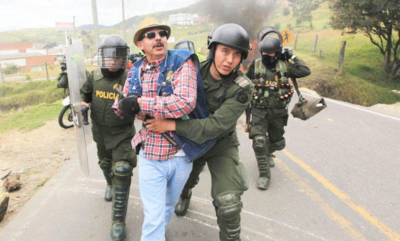 13 Colombian soldiers killed, talks to resume