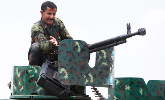 Suicide bomb kills 2 Yemeni soldiers